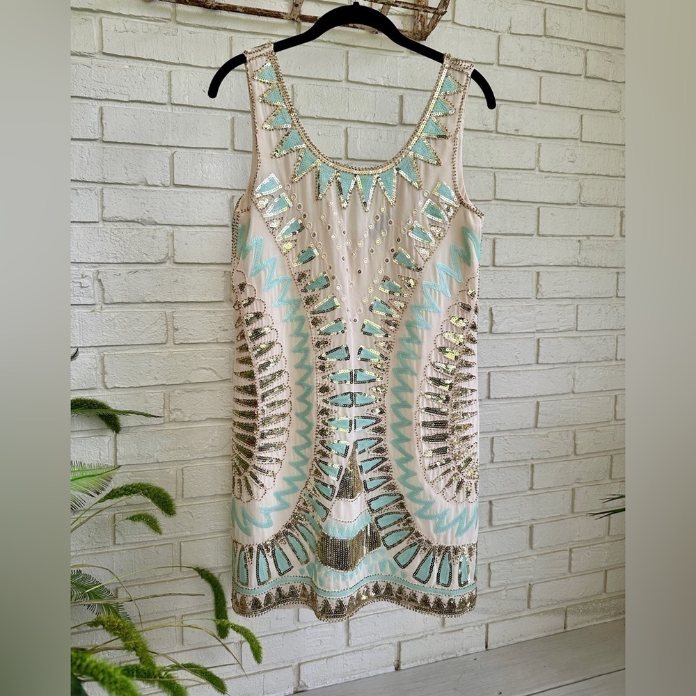 VERTY, NWOT, WOMENS, AZTEC SEQUIN DRESS. CHIC & STYLISH. SIZE S